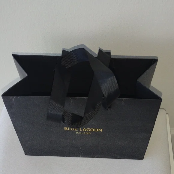 Blue Lagoon Iceland Black Gift Bag - Picture 8 of 9